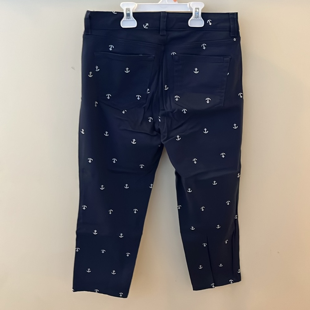 Charter Club blue nautical size 4 capri’s - Picture 2 of 4